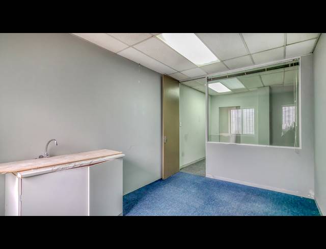 346M² BUSINESS CENTRE TO LET IN BRYANSTON